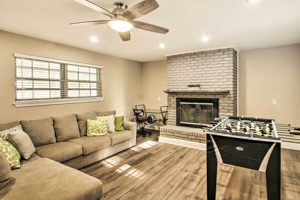 Pensacola Vacation Rental | 1 Floor | 3 BR | 2 BA | 1,900 Sq Ft