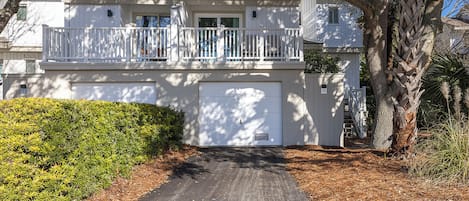 21 Racquet Club Villas