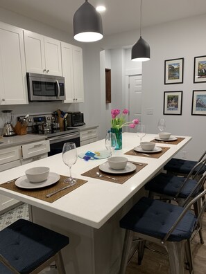 Pine Cone lower level dining area seats 4