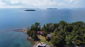 Gorgeous views facing west of nearby islands in the bay. A kayakers dream!