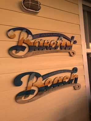 Welcome to Barefoot Beach!