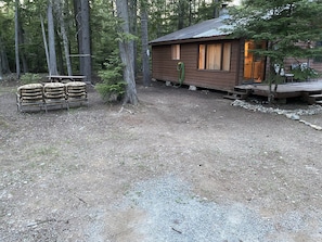 Front/side of cabin from driveway