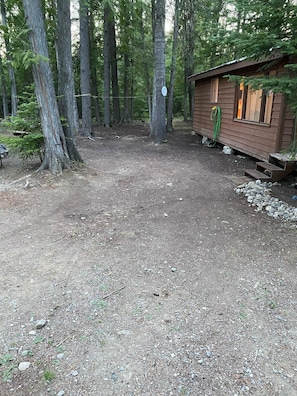 Side of cabin, parking for 1 car