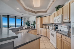 Large, Fully Equipped Kitchen