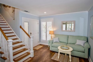 Reading nook and entryway