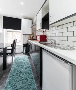 Liverpool Street House - 1 Bedroom Apartment