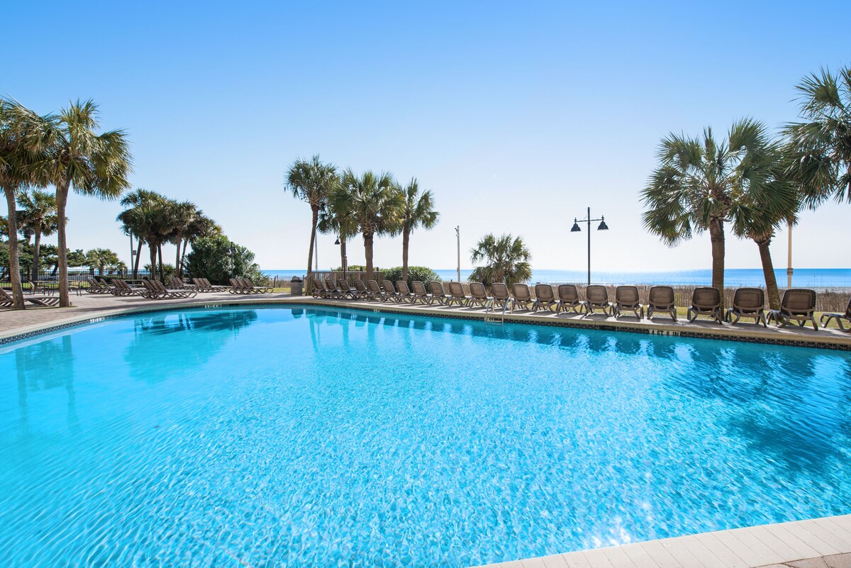 8th-floor ocean-view studio with WiFi, pool, hot tub & gym – dog-friendly