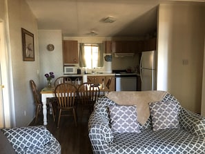 Kitchen/Dining area