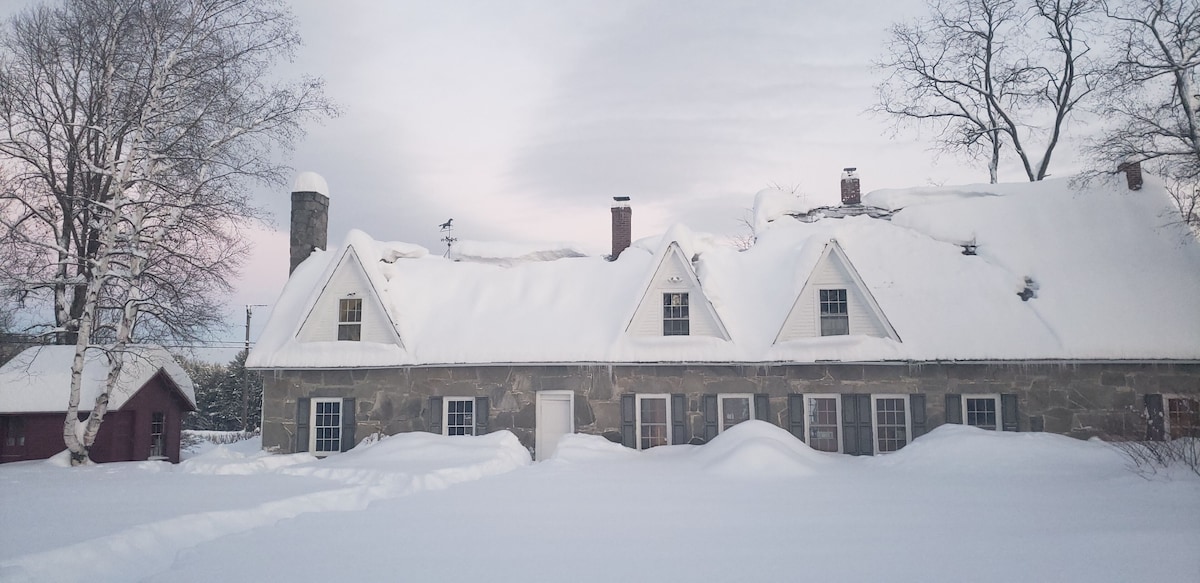 Beautiful Historic 4-Season Country Estate in Okemo Valley