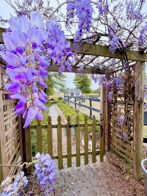 Welcome to the Garden Hideaway Tiny House
