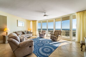 Caribe Resort D613 Living Room