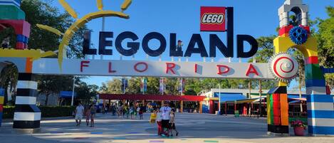 Legoland 25 min away