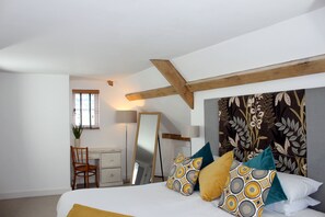 Master bedroom at Merchants Rise