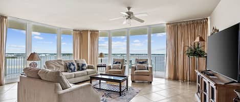 Caribe Resort C907 Living Room