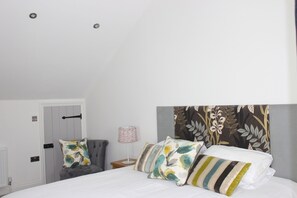 Master bedroom at Merchants Rest