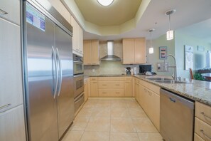 Caribe C1112 Kitchen