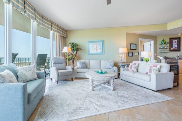 Caribe C1112 Living Room