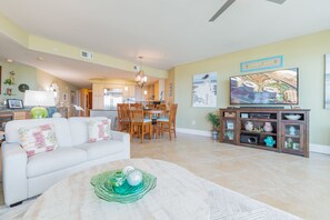 Caribe C1112 Living Room