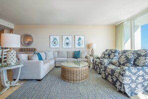 Caribe Resort D1011 Living Room