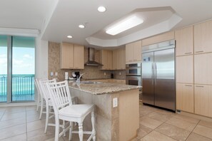 D1102 Kitchen