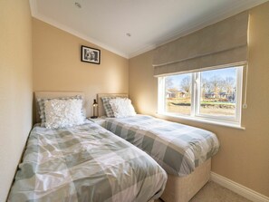Möbel, Eigentum, Fenster, Gebäude, Komfort, Holz, Interior Design, Textil, Schatten