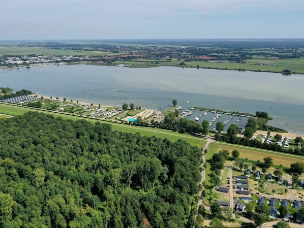 Wasser, Himmel, Wasservorräte, Natürliche Landschaft, Baum, Grundstueck, Urban Design, Gewässer, Küsten Und Ozeanische Forms, See