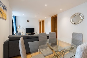 Living Room / Lounge