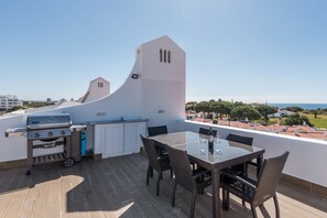 Terrace with view in T3 Prainha in Alvor Portimão.