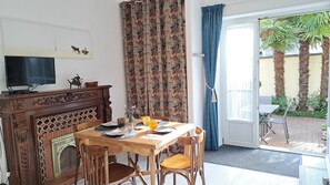 Clos de la Fontaine coin repas du 3