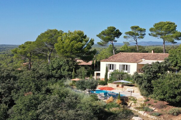 Villa Sygu: Aerial View of Luxury Villa with Heated Pool