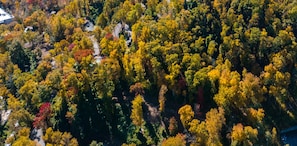 HooBear Lodge is right by the entrance of the Great Smoky Mountains and Downtown!