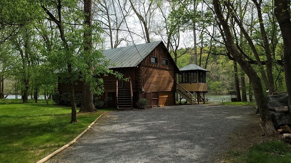 Welcome to Shenandoah Shores at Lorelei Falls