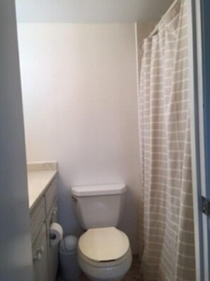 94-Bathroom1