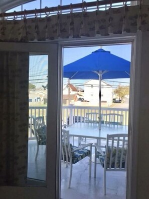 2nd floor deck, seats 8
