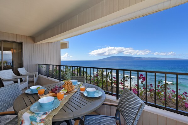 Kaanapali Alii 385 ocean view lanai 1