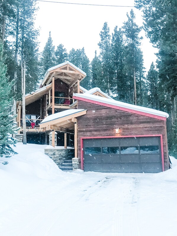A cozy mountain cabin!