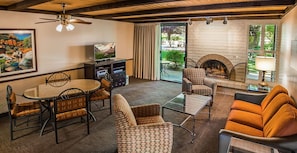 Spacious Living Room with Sleeper sofa and Fireplace