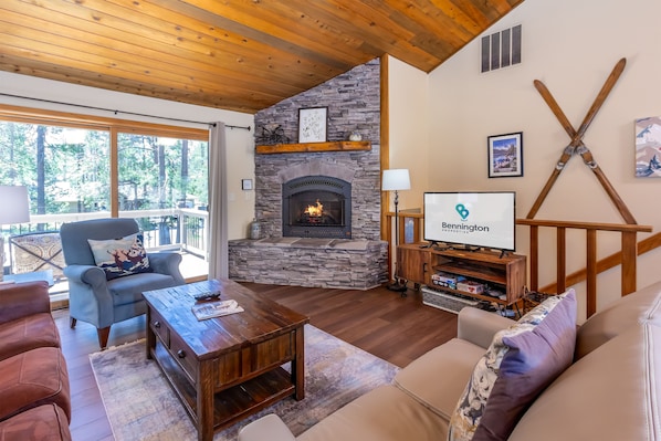 Upstairs Living Room w/ Gas Fireplace