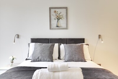 Luxury 1-Bed Flat, St Albans, Fast WiFi, Smeg Appliances