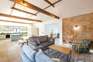 Living Room / Lounge