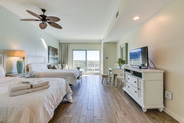 Destin Vacation Rental | Studio | 1BA | 469 Sq Ft | Step-Free Access