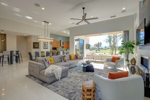 Living Room | Smart TV | Gas Fireplace