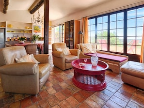 Property, Picture Frame, Furniture, Table, Couch, Lighting, Wood, Living Room, Houseplant, Studio Couch