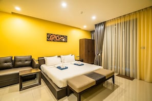 Budget friendly studio in Patong condo, pool, gym (5)