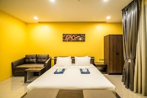 Budget friendly studio in Patong condo, pool, gym (4)