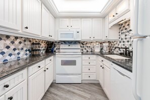 Full Kitchen