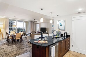 Modern Kitchen Haven: Effortless cooking with all conveniences.
