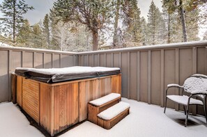 Private Hot Tub - Private Hot Tub