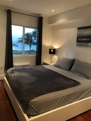 King bed with comfortable mattress