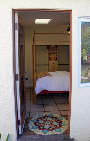 Queen, Bedroom